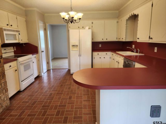 1308 Fairhaven St., Longview, TX 75605