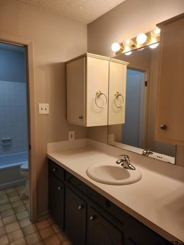 1308 Fairhaven St., Longview, TX 75605