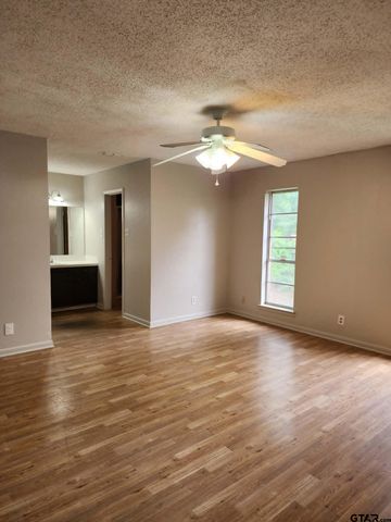 1308 Fairhaven St., Longview, TX 75605