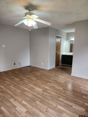 1308 Fairhaven St., Longview, TX 75605