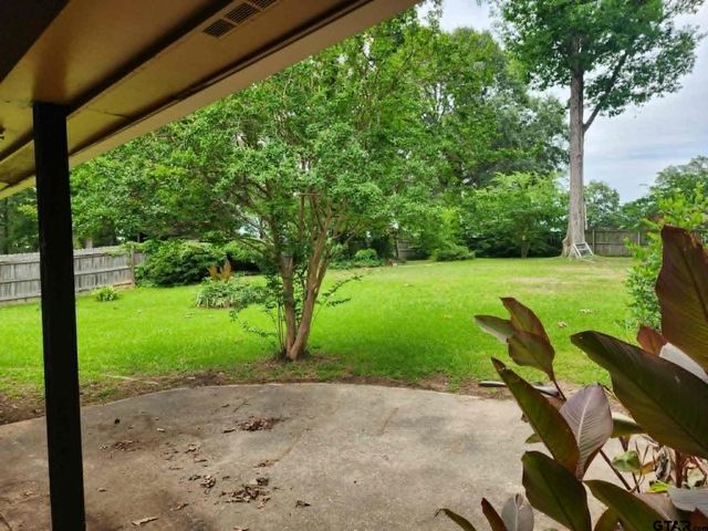 1308 Fairhaven St., Longview, TX 75605