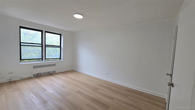 141-60 84th Road 4H, Jamaica, NY 11435