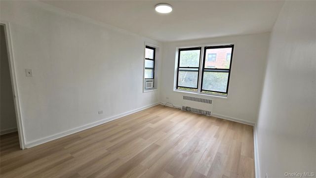 141-60 84th Road 4H, Jamaica, NY 11435