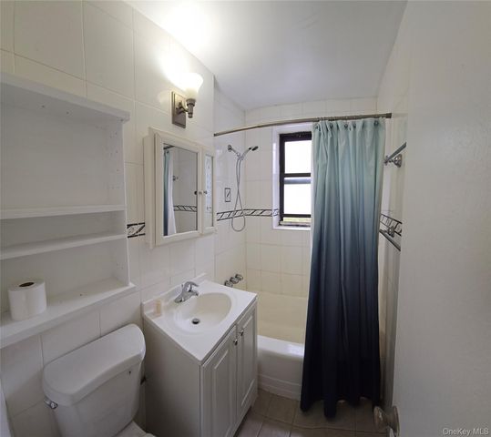 141-60 84th Road 4H, Jamaica, NY 11435