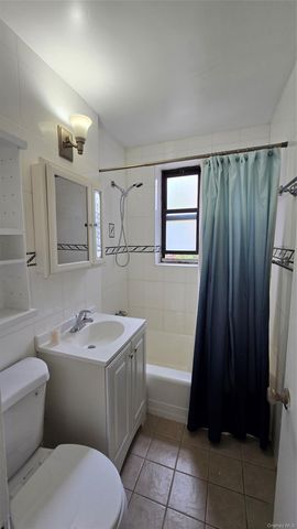 141-60 84th Road 4H, Jamaica, NY 11435