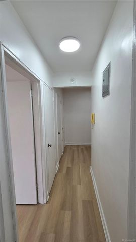 141-60 84th Road 4H, Jamaica, NY 11435