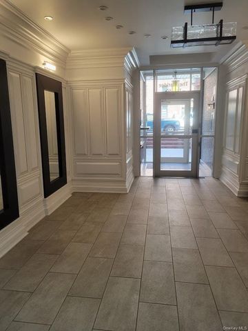 141-60 84th Road 4H, Jamaica, NY 11435