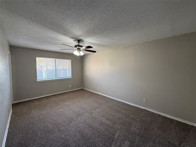 4804 Chickadee Drive, Balch Springs, TX 75180