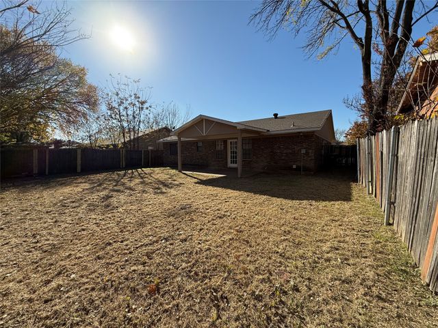 4804 Chickadee Drive, Balch Springs, TX 75180