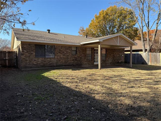 4804 Chickadee Drive, Balch Springs, TX 75180