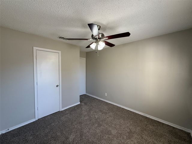 4804 Chickadee Drive, Balch Springs, TX 75180