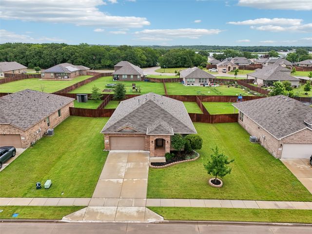 1083 Admiral Drive, Azle, TX 76020