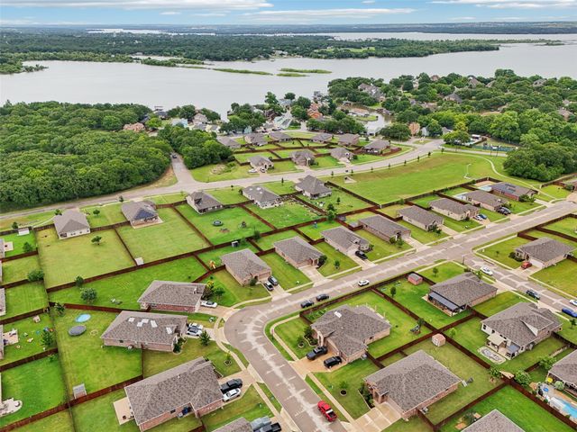 1083 Admiral Drive, Azle, TX 76020