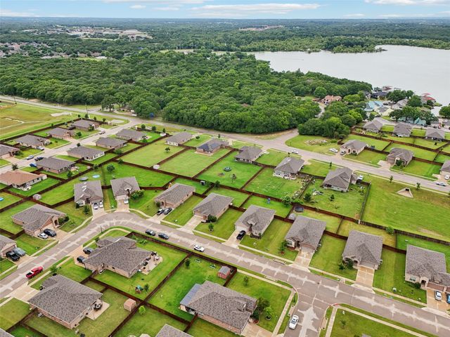 1083 Admiral Drive, Azle, TX 76020