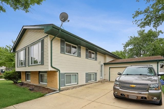 900 Arthur Drive, Lombard, IL 60148