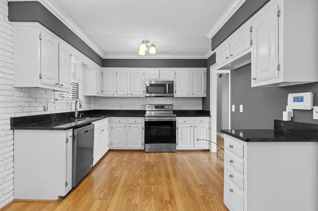 604 Highland View Ct, Hermitage, TN 37076