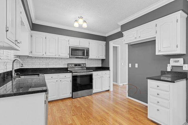 604 Highland View Ct, Hermitage, TN 37076