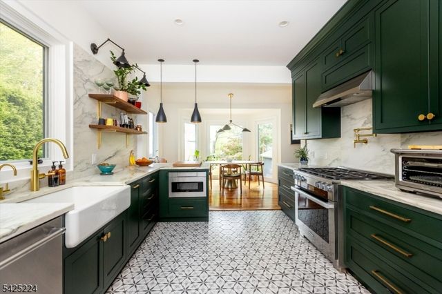 41 Erwin Park Rd, Montclair Twp., NJ 07042