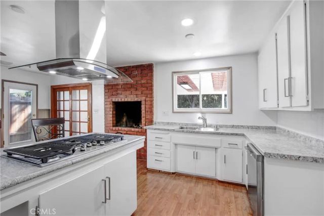 6904 Royer Avenue, West Hills, CA 91307