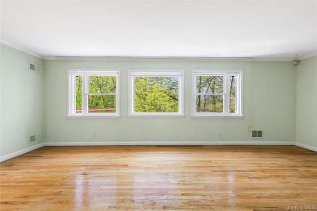 30 Claudet Way, Eastchester, NY 10709