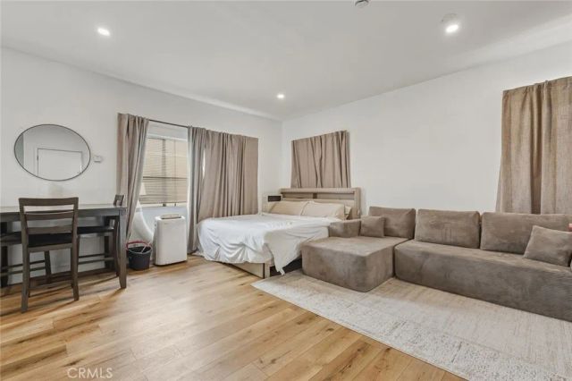 1136 Arapahoe, Los Angeles, CA 90006