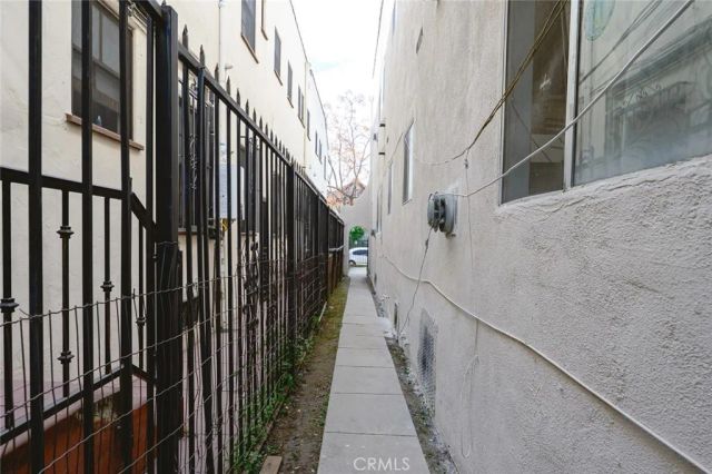 1136 Arapahoe, Los Angeles, CA 90006