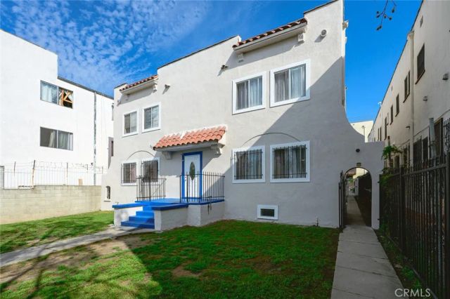 1136 Arapahoe, Los Angeles, CA 90006