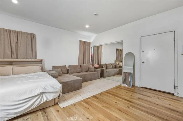 1136 Arapahoe, Los Angeles, CA 90006