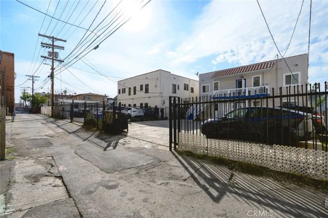 1136 Arapahoe, Los Angeles, CA 90006