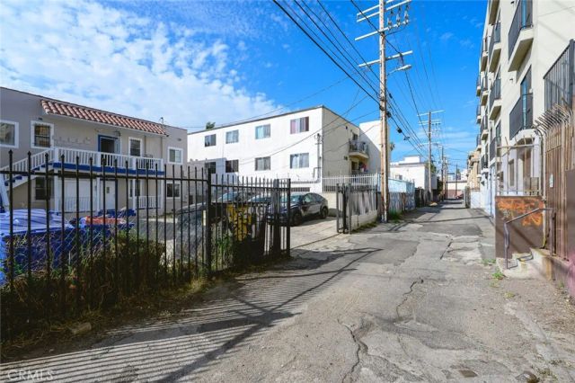 1136 Arapahoe, Los Angeles, CA 90006