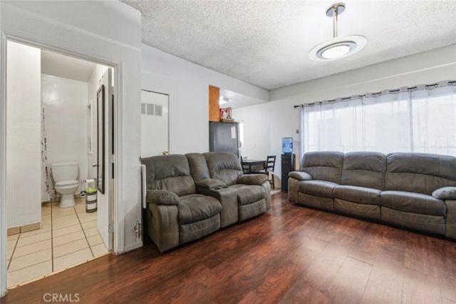 1136 Arapahoe, Los Angeles, CA 90006