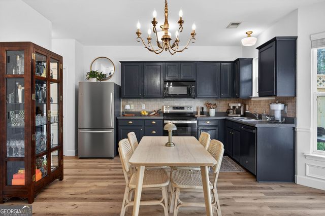 216 Parc View Lane, Woodstock, GA 30188