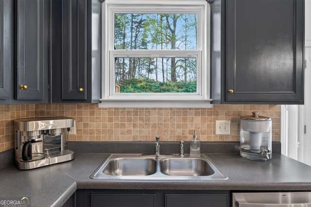 216 Parc View Lane, Woodstock, GA 30188