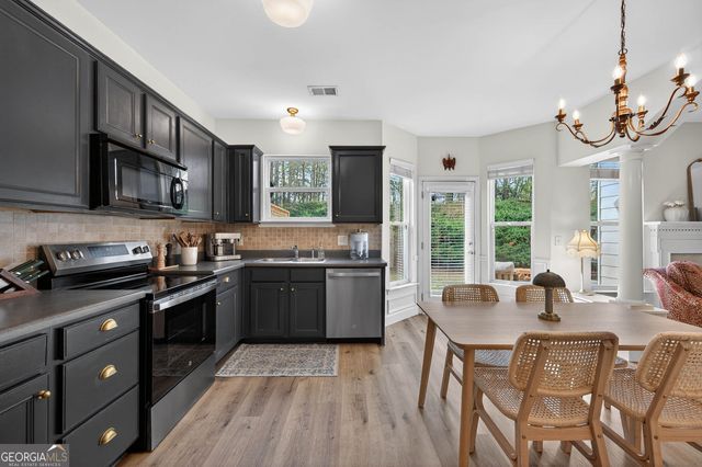 216 Parc View Lane, Woodstock, GA 30188