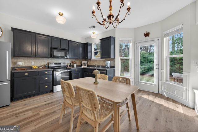 216 Parc View Lane, Woodstock, GA 30188