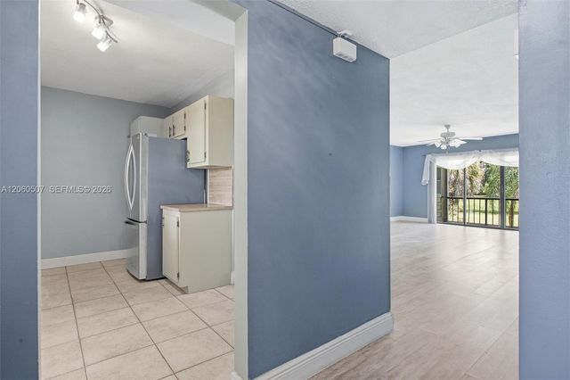 4054 N Pine Island Road 2B, Sunrise, FL 33351