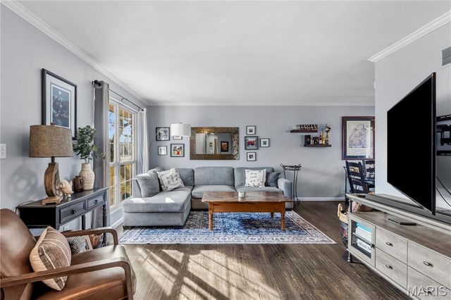 717 Woodrun Drive, Ballwin, MO 63021