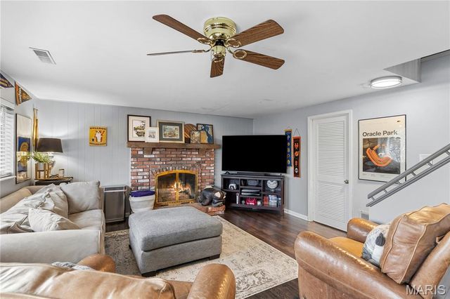 717 Woodrun Drive, Ballwin, MO 63021