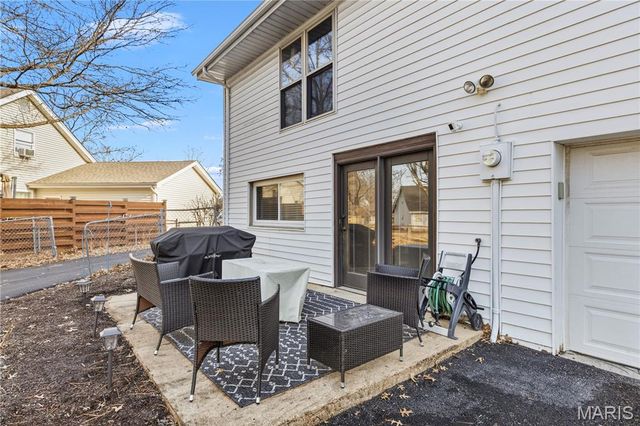 717 Woodrun Drive, Ballwin, MO 63021