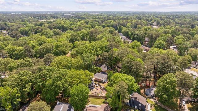52 Gainsborough PL, Newport News, VA 23608