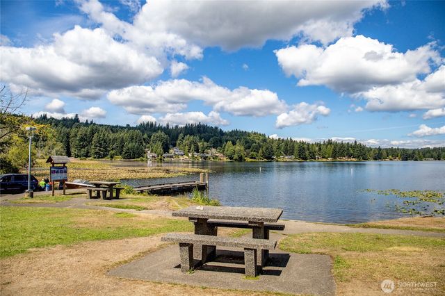 151 Sereno Circle Drive, Bremerton, WA 98312