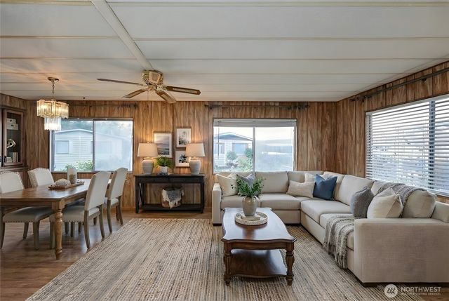 151 Sereno Circle Drive, Bremerton, WA 98312