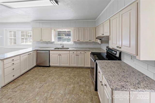 3141 Gardner Park Drive, Gastonia, NC 28054