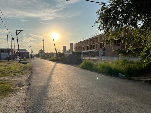 1611 Sylvester Road, Houston, TX 77009