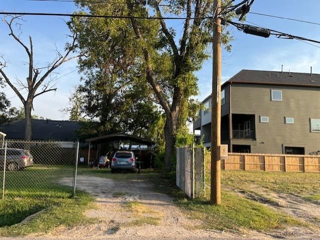 1611 Sylvester Road, Houston, TX 77009