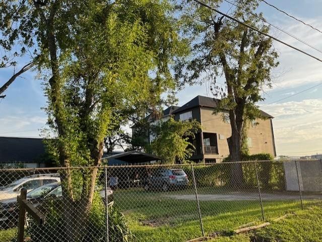 1611 Sylvester Road, Houston, TX 77009