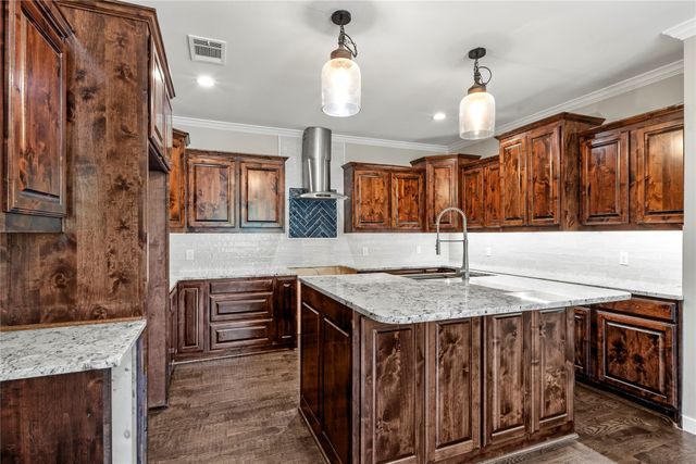 109 Bayview Street, Gun Barrel City, TX 75156