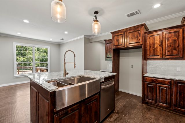 109 Bayview Street, Gun Barrel City, TX 75156
