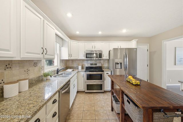 3419 Brookhollow Dr, Louisville, KY 40220