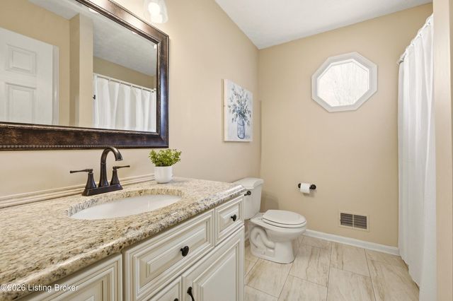 3419 Brookhollow Dr, Louisville, KY 40220